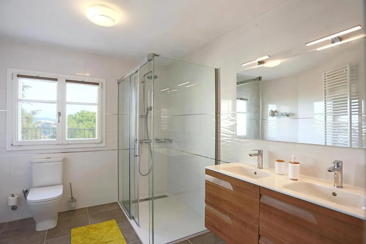 Homestay Villa Estrella - Costa Brava Calella 0*,